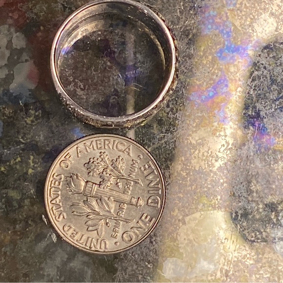 Hello Kitty Sparkling Gold and Silver Ring - Picture 7 of 8